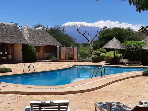 AA AMBOSELI LODGE
